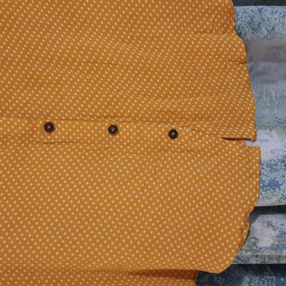 Jolt size small Blouse mustard yellow with small polka dots button up front - Picture 2 of 6